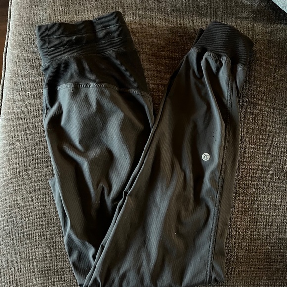 Lululemon, size 2, black - Picture 1 of 3